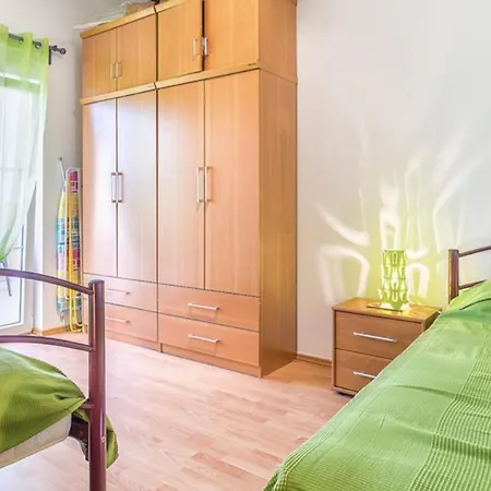 Apartment Luka Medulin