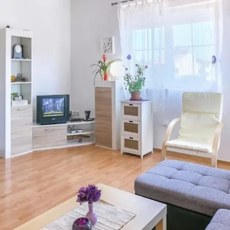 Luka Apartment