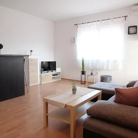 Apartment Luka